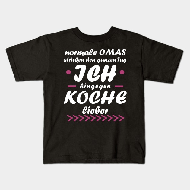 Kochen Oma Essen Lecker Geschenk Küche Kids T-Shirt by FindYourFavouriteDesign